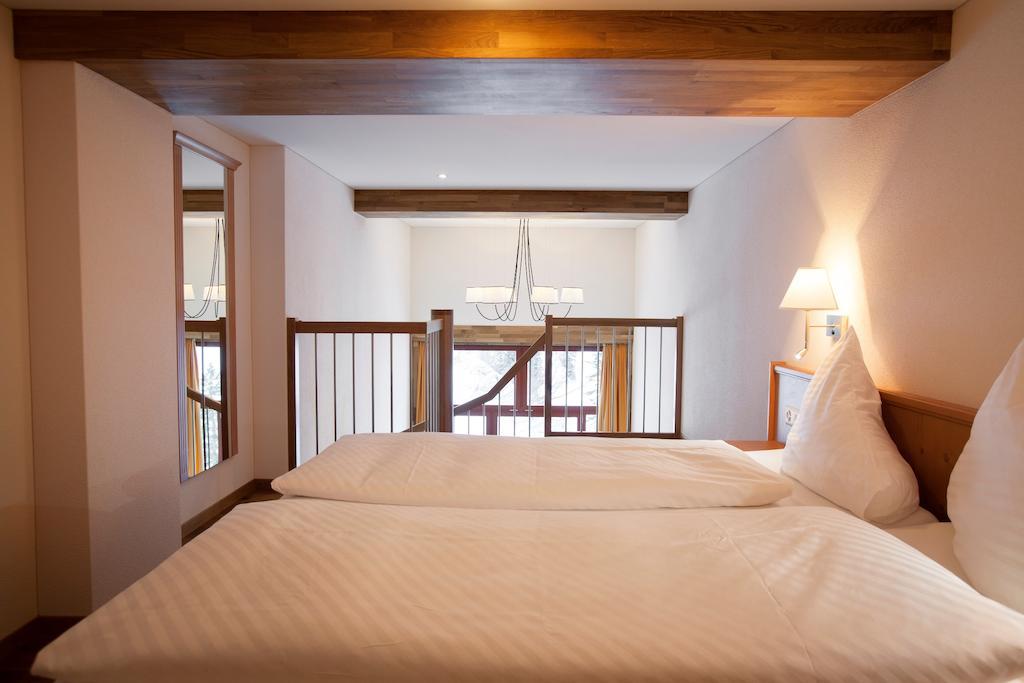 Berghotel Truebsee - Accessible Only By Cable Car Энгельберг Экстерьер фото
